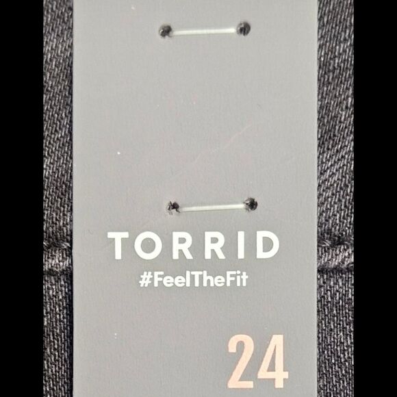 TORRID 8" Black Bombshell Bermuda Premium Stretch High Rise Short Size 24 - Picture 11 of 15
